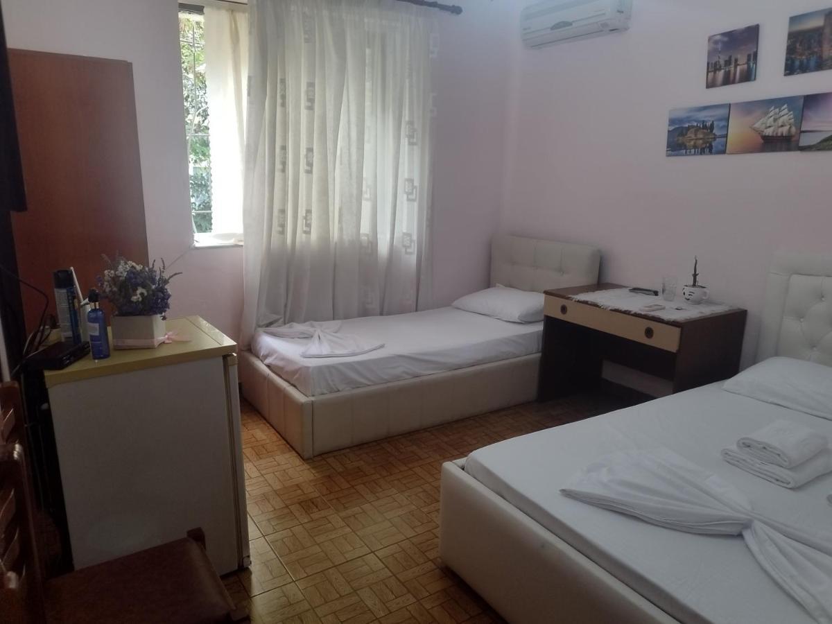 Guest Room Tirana Center Esterno foto